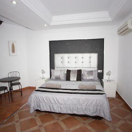 Alojamiento El Chaparro Barbate Junto A La Venta El Loro Exterior photo