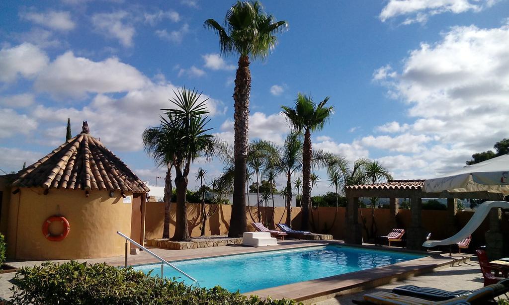Alojamiento El Chaparro Barbate Junto A La Venta El Loro Exterior photo