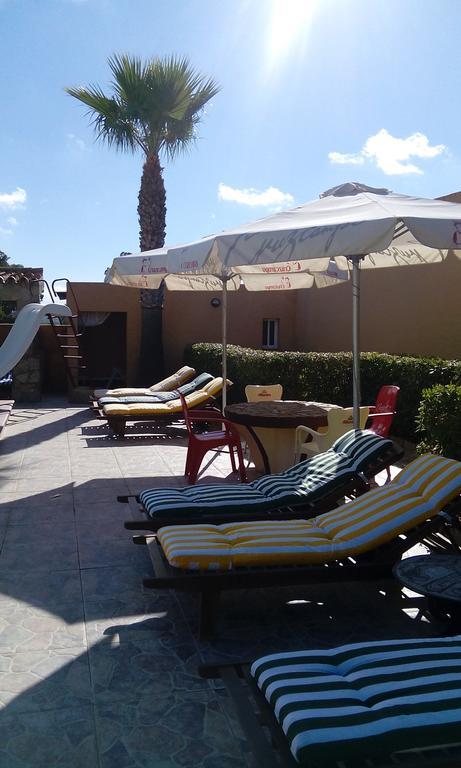 Alojamiento El Chaparro Barbate Junto A La Venta El Loro Exterior photo