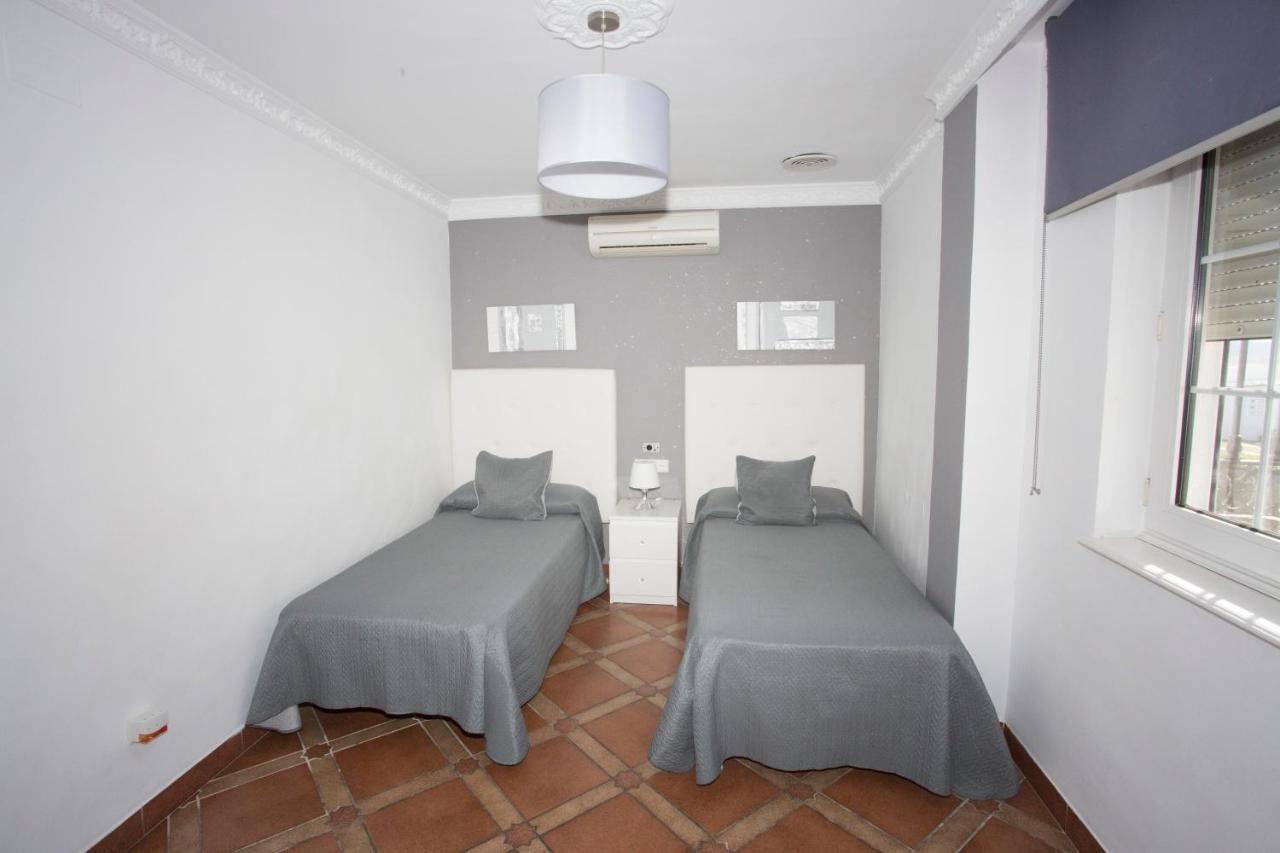 Alojamiento El Chaparro Barbate Junto A La Venta El Loro Exterior photo