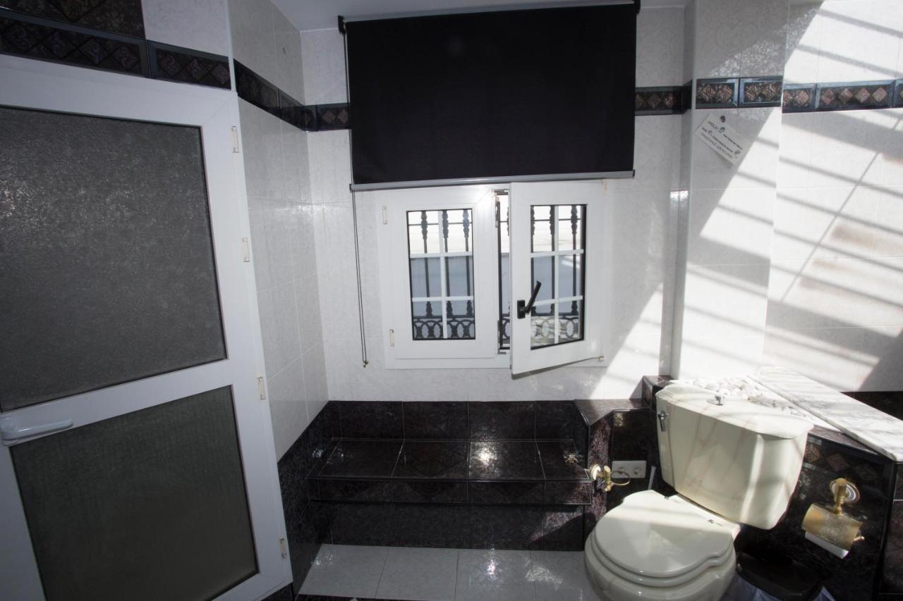 Alojamiento El Chaparro Barbate Junto A La Venta El Loro Exterior photo