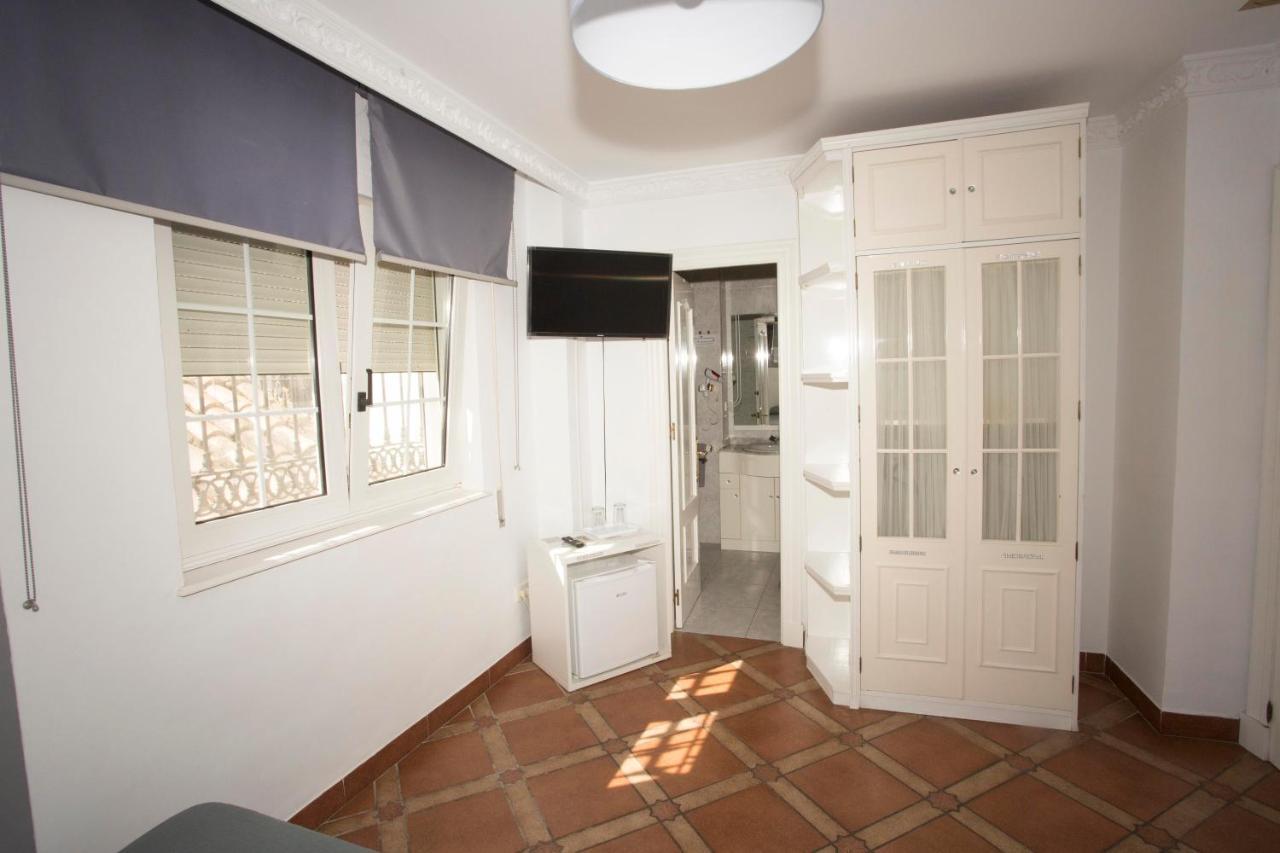 Alojamiento El Chaparro Barbate Junto A La Venta El Loro Exterior photo