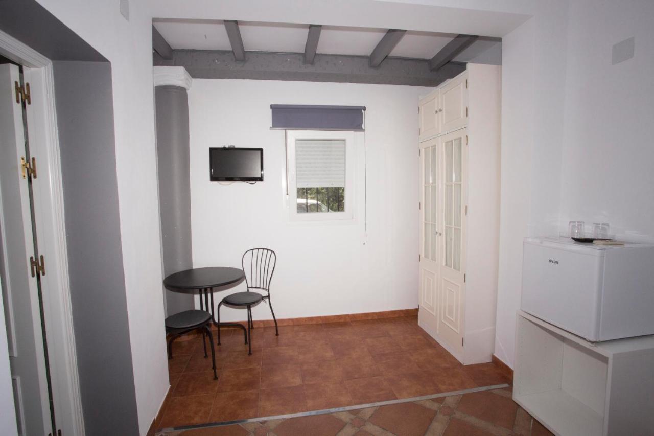 Alojamiento El Chaparro Barbate Junto A La Venta El Loro Exterior photo