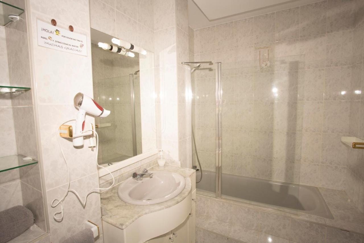 Alojamiento El Chaparro Barbate Junto A La Venta El Loro Exterior photo