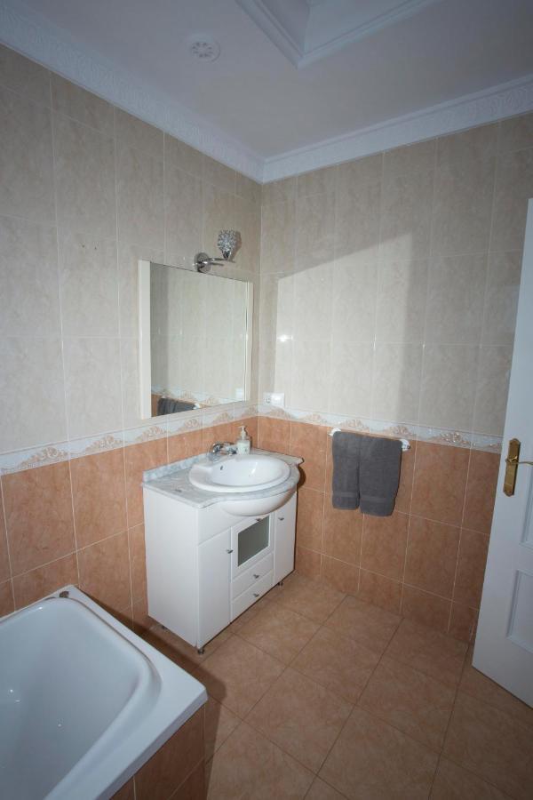 Alojamiento El Chaparro Barbate Junto A La Venta El Loro Exterior photo