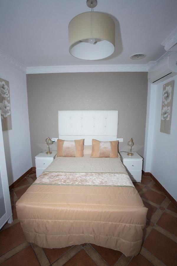 Alojamiento El Chaparro Barbate Junto A La Venta El Loro Exterior photo